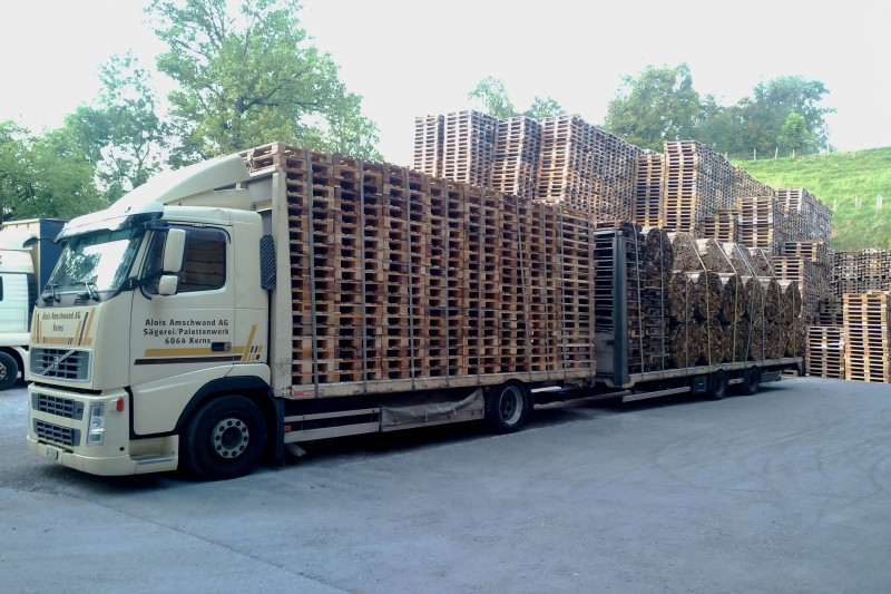 Volvo FH 440 Jumbo-Zug in Betrieb